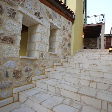 Jolie Villa *